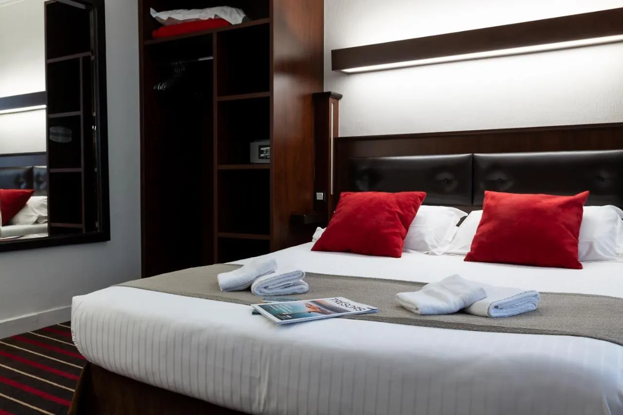 Hotel De L'Univers Saint-Malo 3*,  France