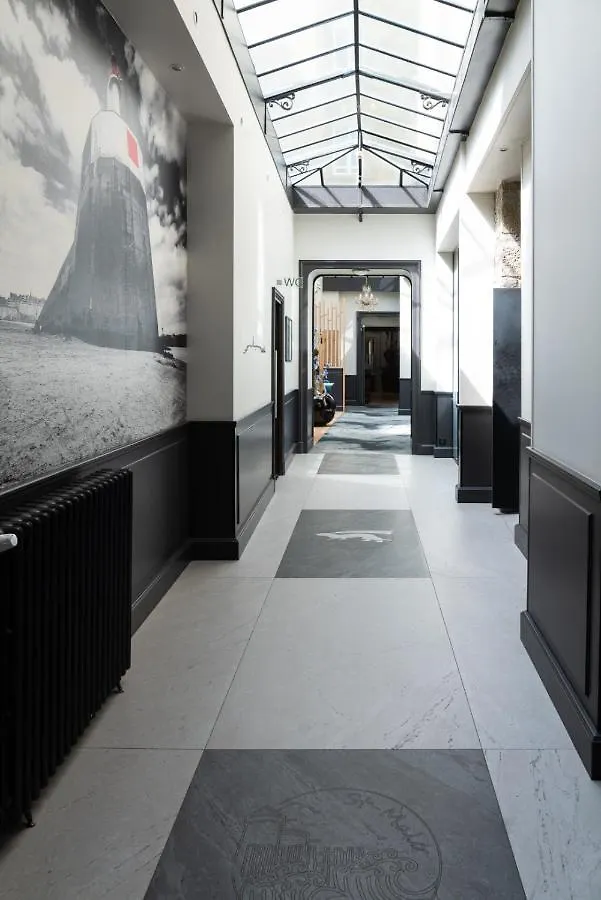 ***  Hotel De L'Univers Saint-Malo France