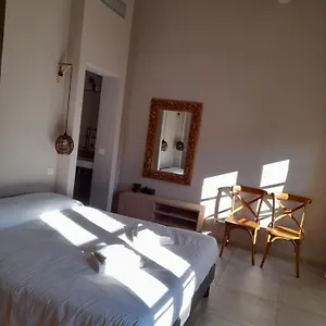  Apartment Et Lofts Bistrot Des Alpilles France