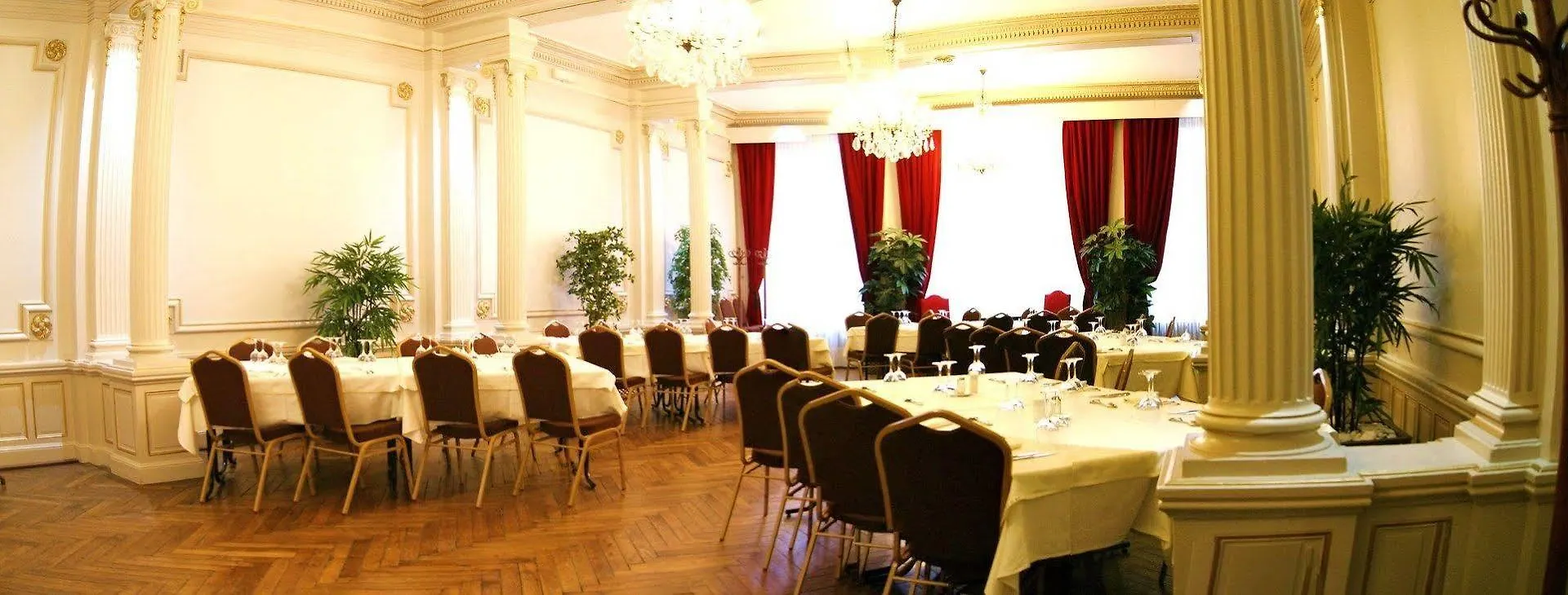 Hotel De L'Univers Σεν Μαλό 3*, Σεν Μαλό